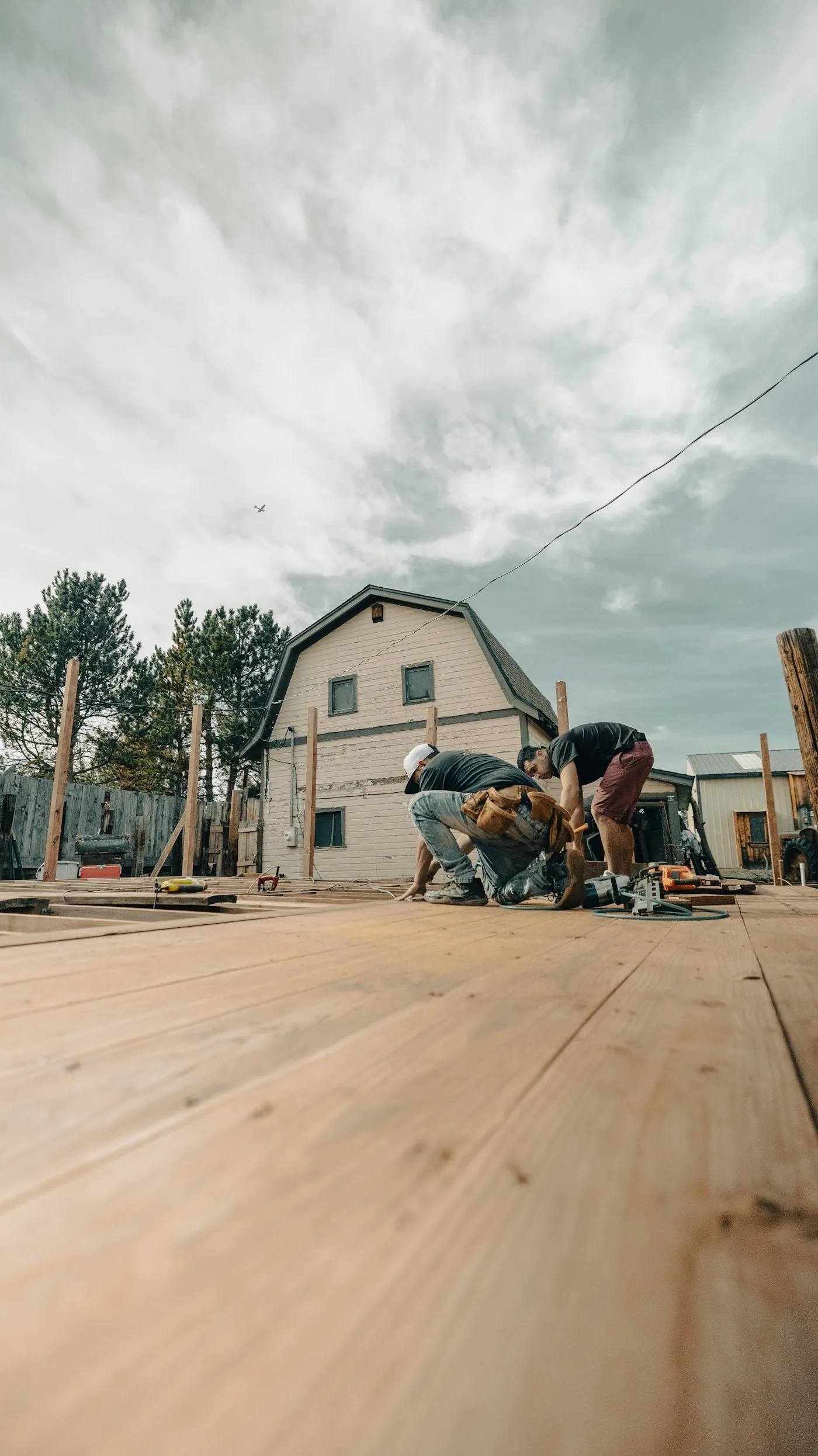 Local deck & fence builders business